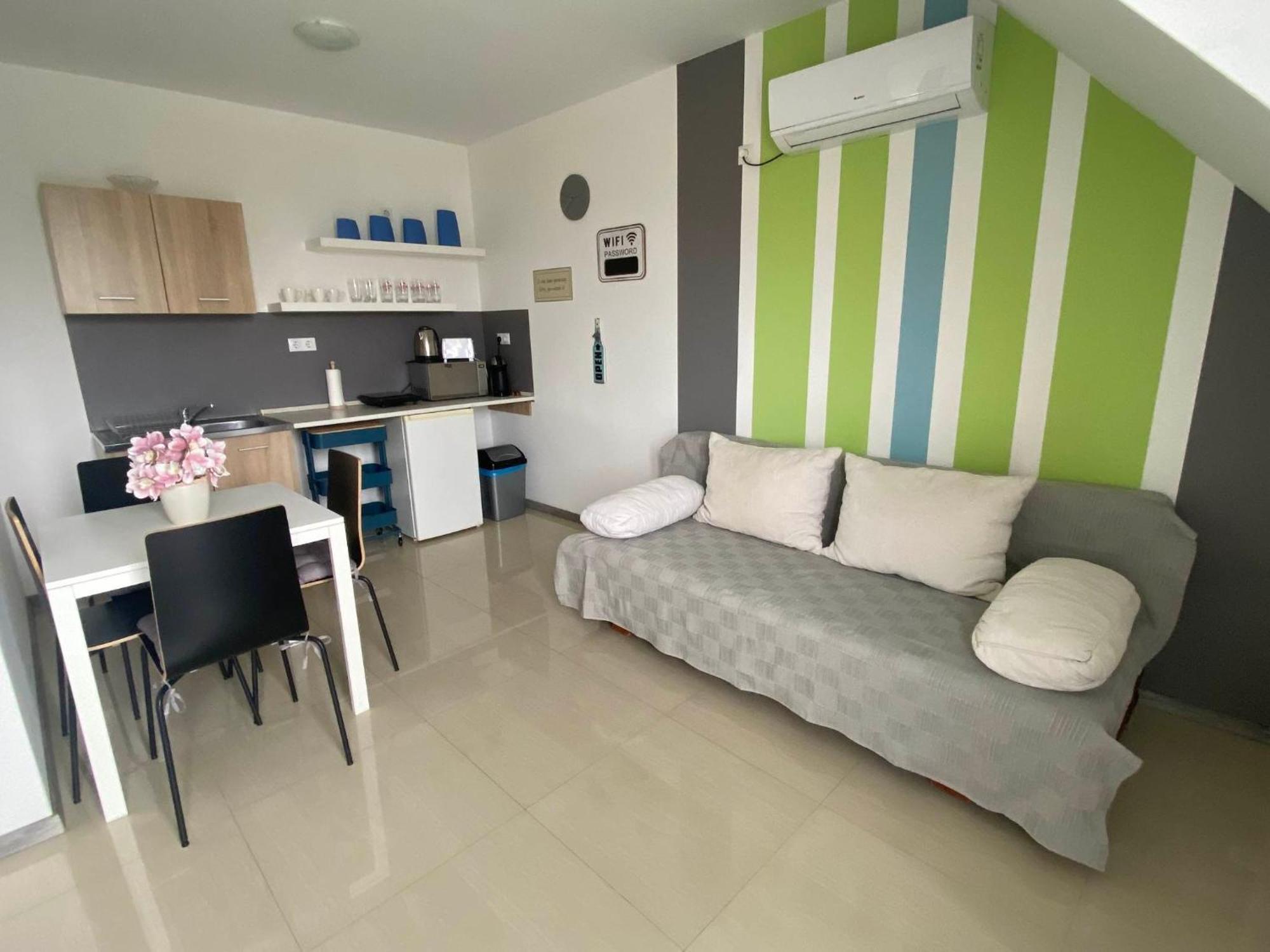 Lexy Family Apartman ไฮจ์ดุสโซบอสโล ภายนอก รูปภาพ