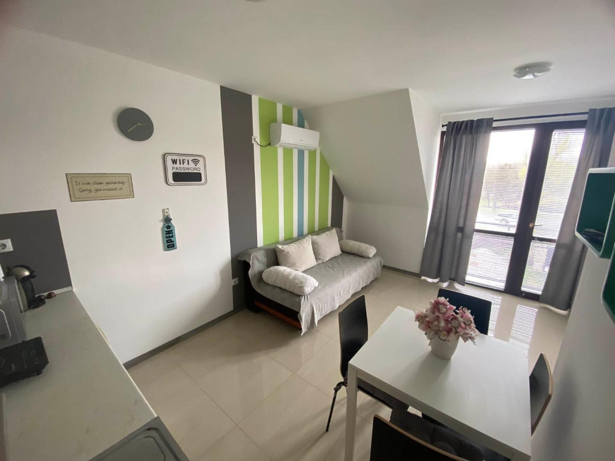 Lexy Family Apartman ไฮจ์ดุสโซบอสโล ภายนอก รูปภาพ